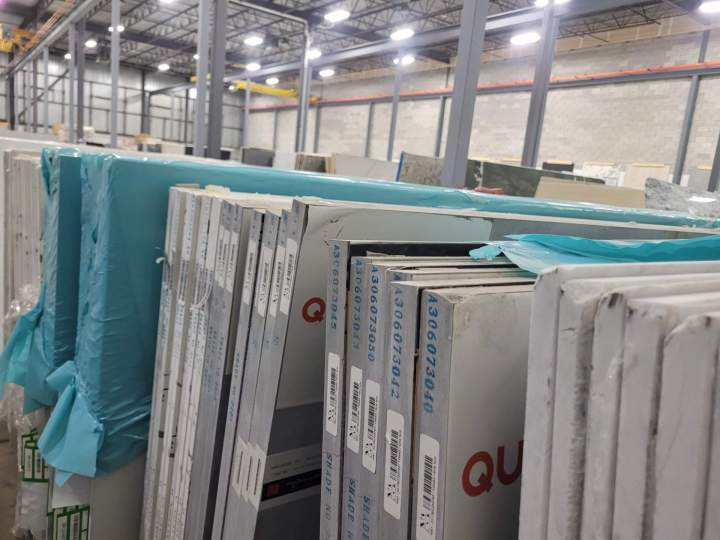 Matériaux de fabrication Saint-Laurent