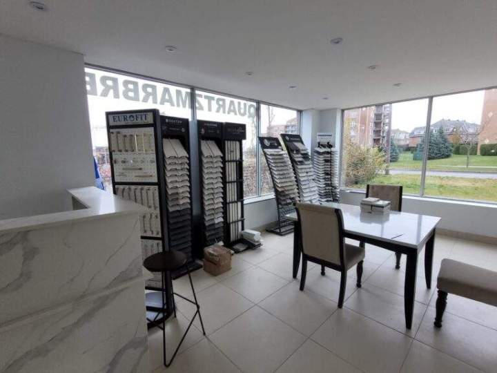 Showroom NIKFARSTONE Saint-Laurent